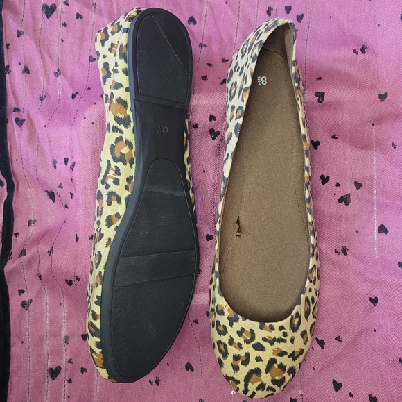 ๐LEOPARD FLATS! ๐ Size 8.5 - Picture 7 of 8